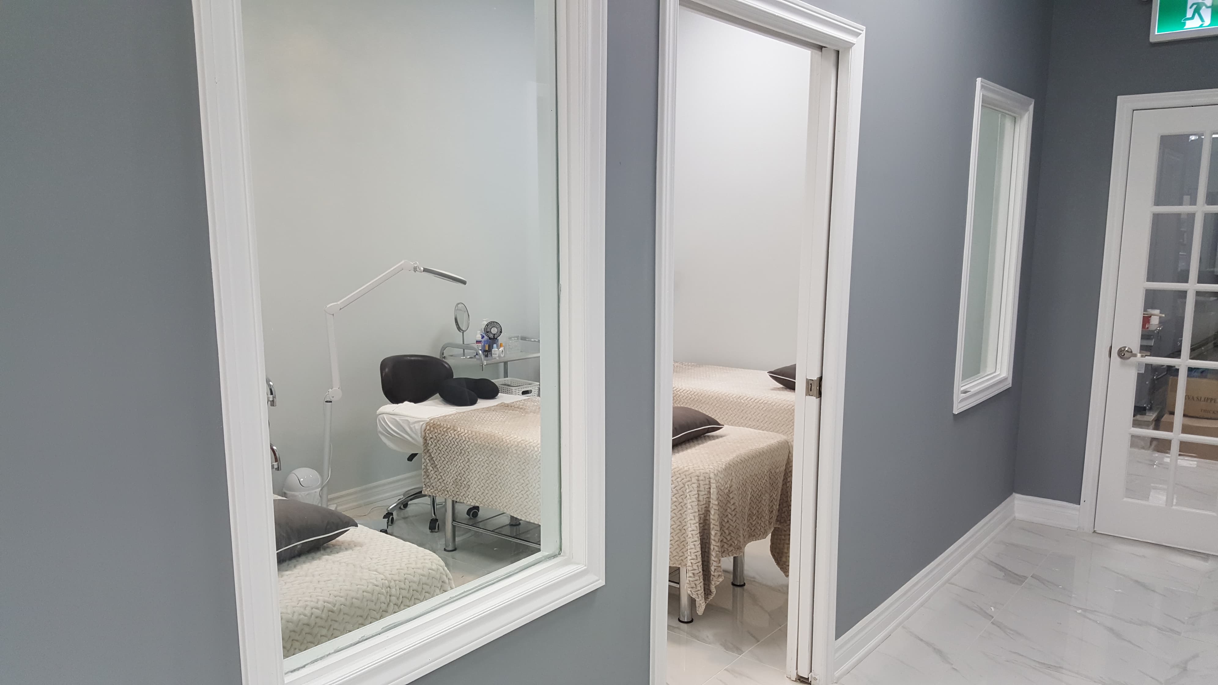 Galleria Nails and Lashes